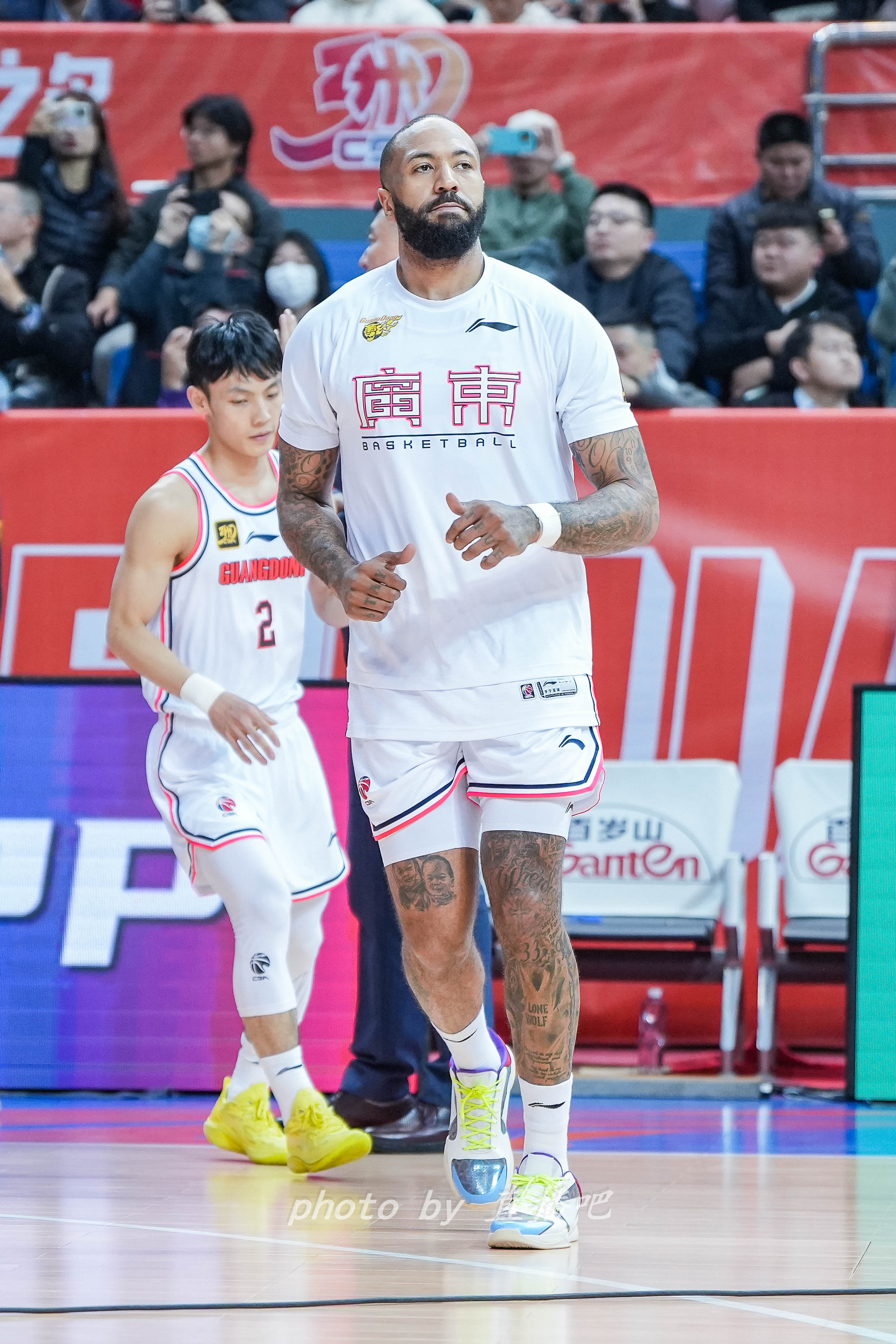  打得不錯(cuò)！36歲吉倫沃特原本的第三外援卻成廣東男籃的真大腿