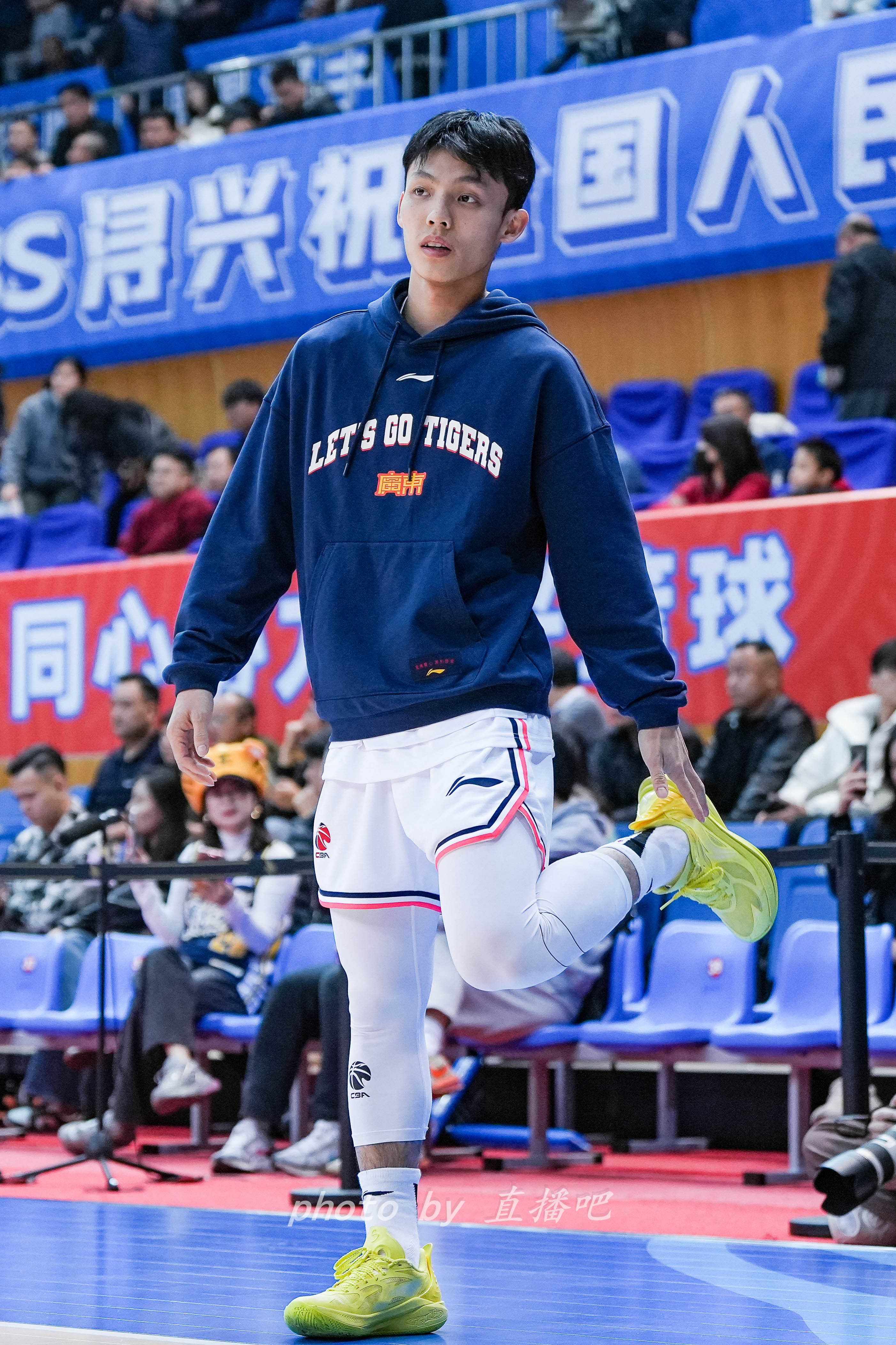  “控球中鋒”！徐杰這身體素質(zhì)有億點(diǎn)東西