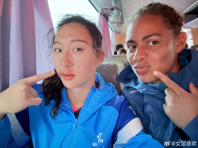  神勇！女足國門徐歡曬照，比賽中被球砸臉仍力保球門不失