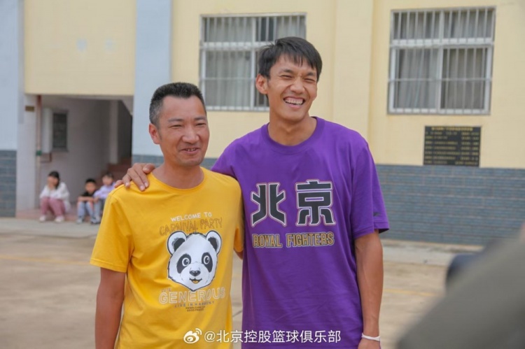  那一封信的故事還在延續(xù) 矣進(jìn)宏母校的師生們來到北京了！