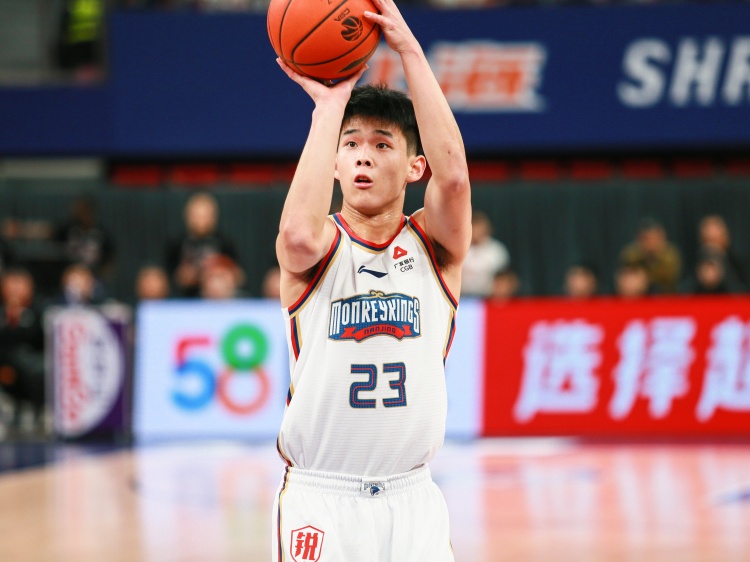  攻擊欲望很強(qiáng)！林葳半場出手14次拿下14分1板1助2斷