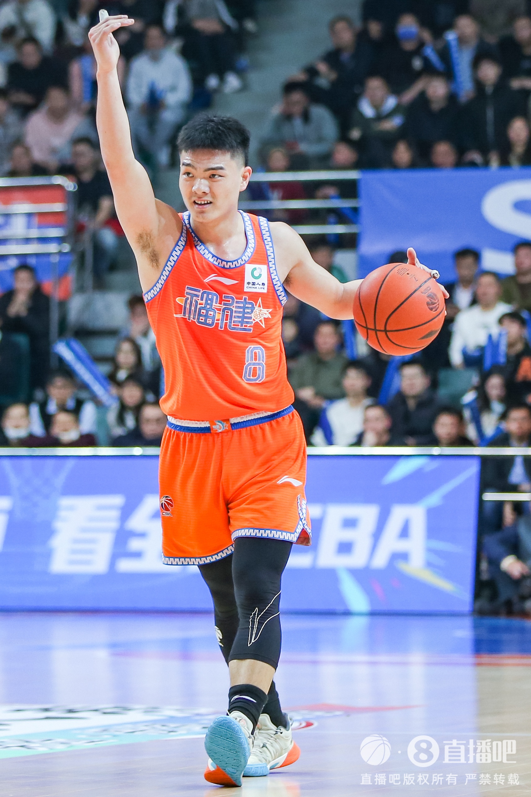  高效替補(bǔ)！黎伊揚(yáng)11投7中貢獻(xiàn)17分2板4助3斷