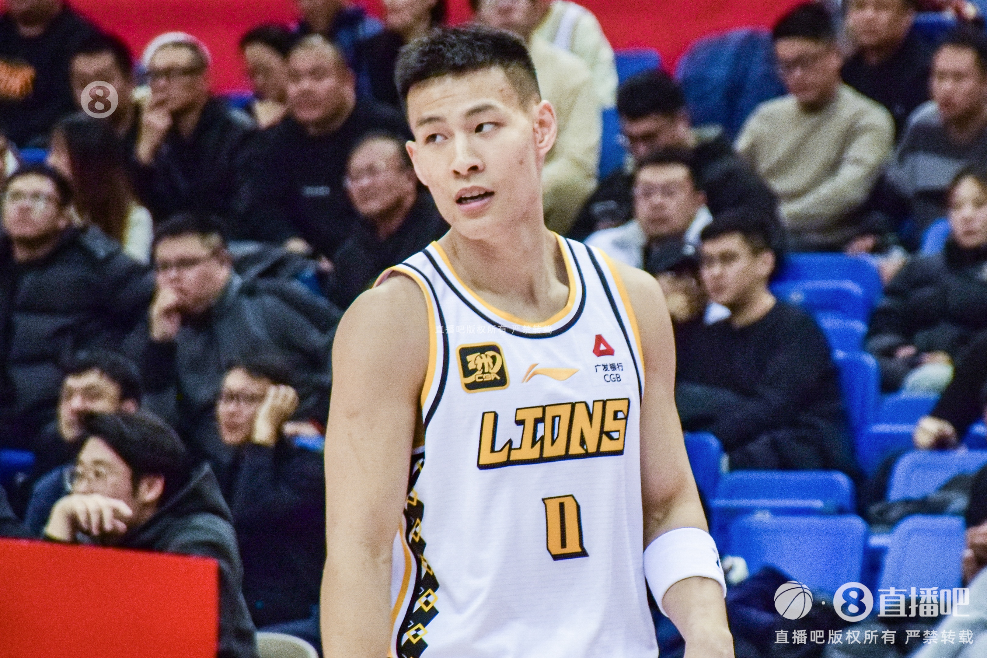  毫無狀態(tài)！林秉圣11投僅1中拿到3分3斷 出現(xiàn)2失誤4犯規(guī)