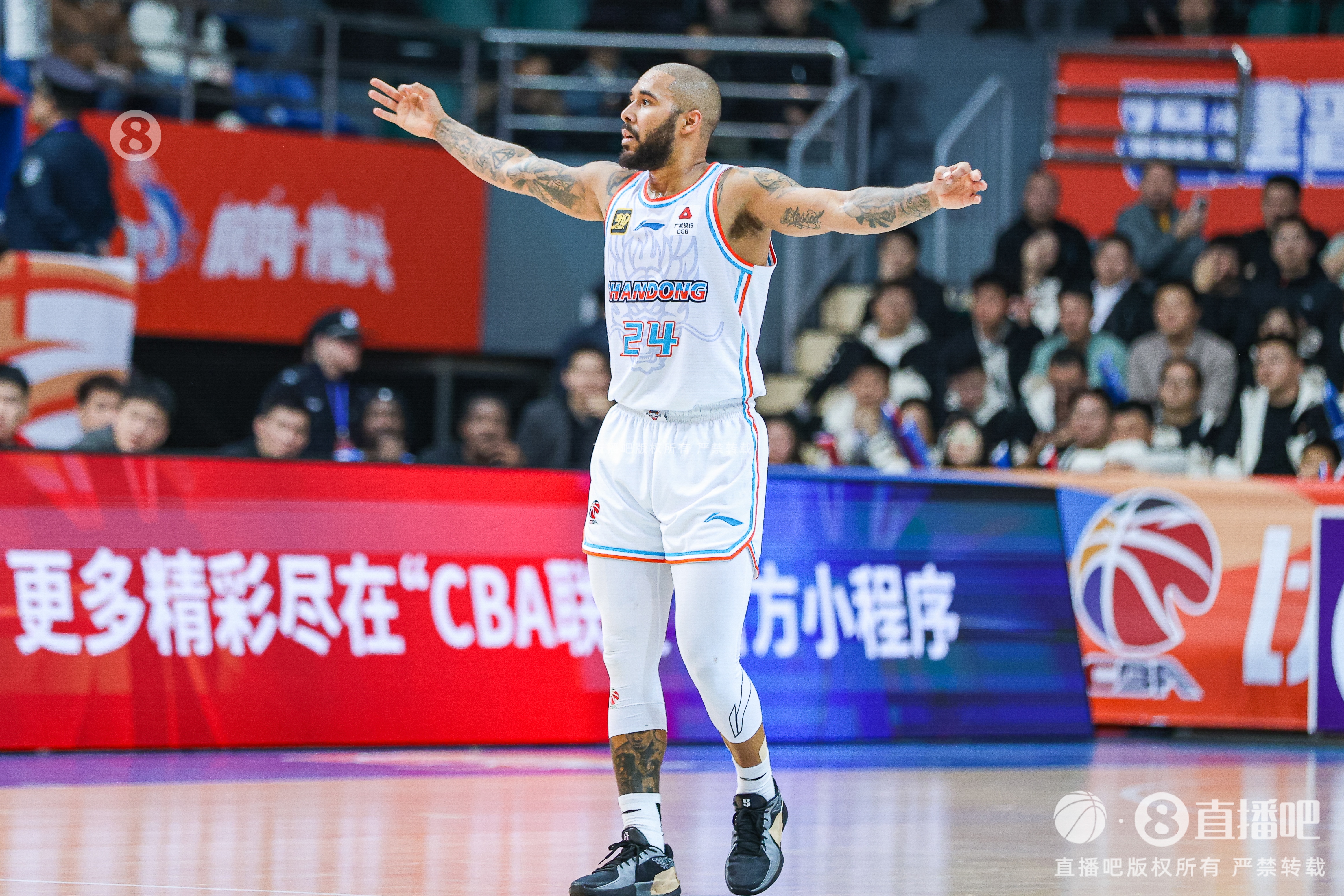  奈何隊(duì)友短路！摩爾19中12空砍31分 末節(jié)狂砍22分