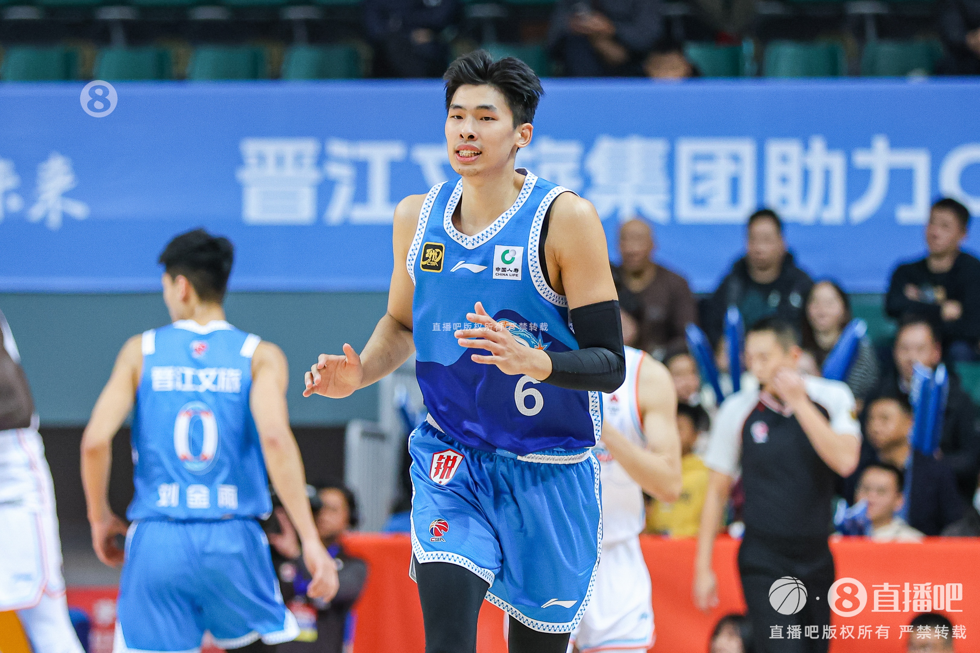  拼盡全力！鄒陽(yáng)17中10空砍27分10板 罰球4中4