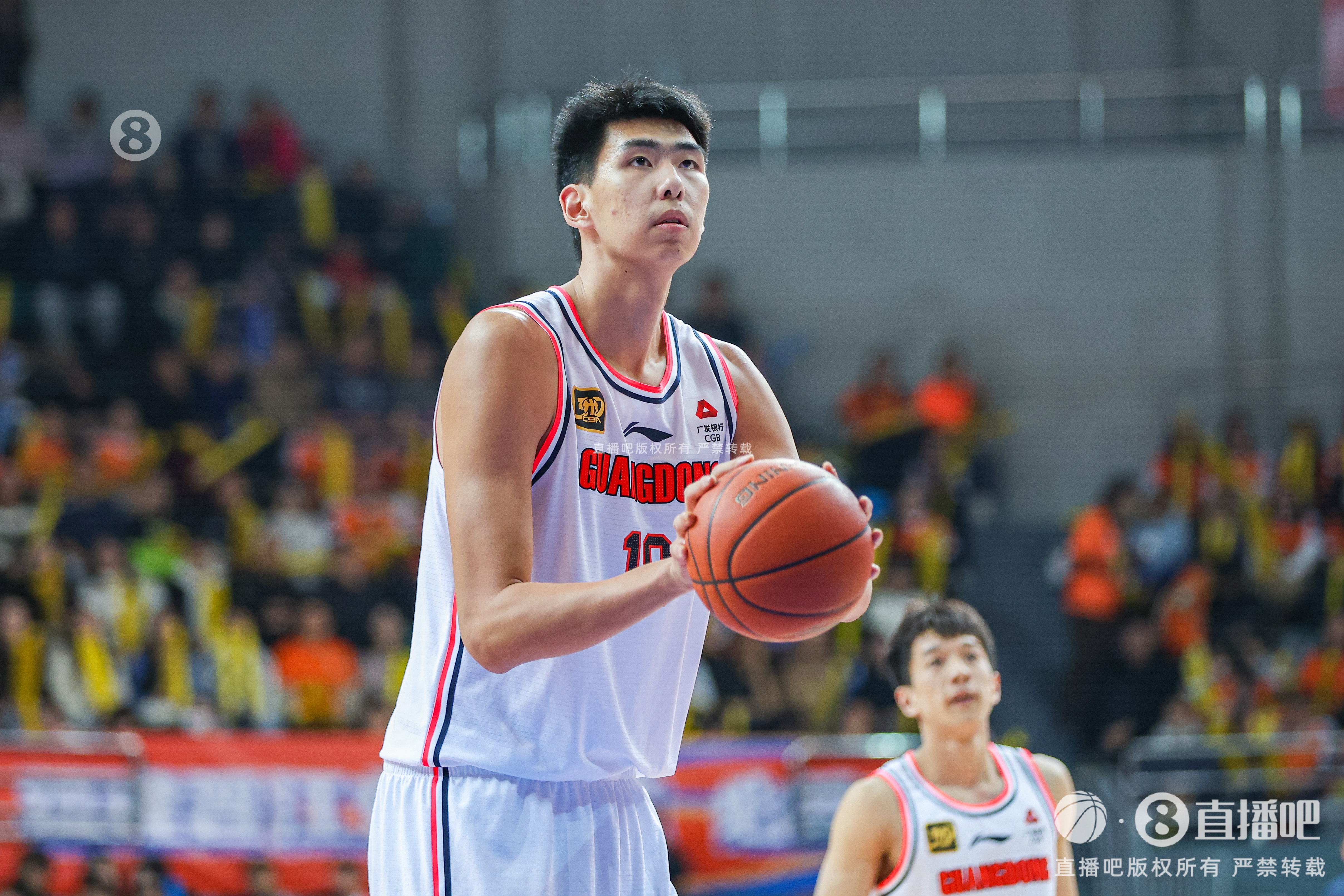  扣爽了！徐昕7中5得到15分8板 罰球7中5