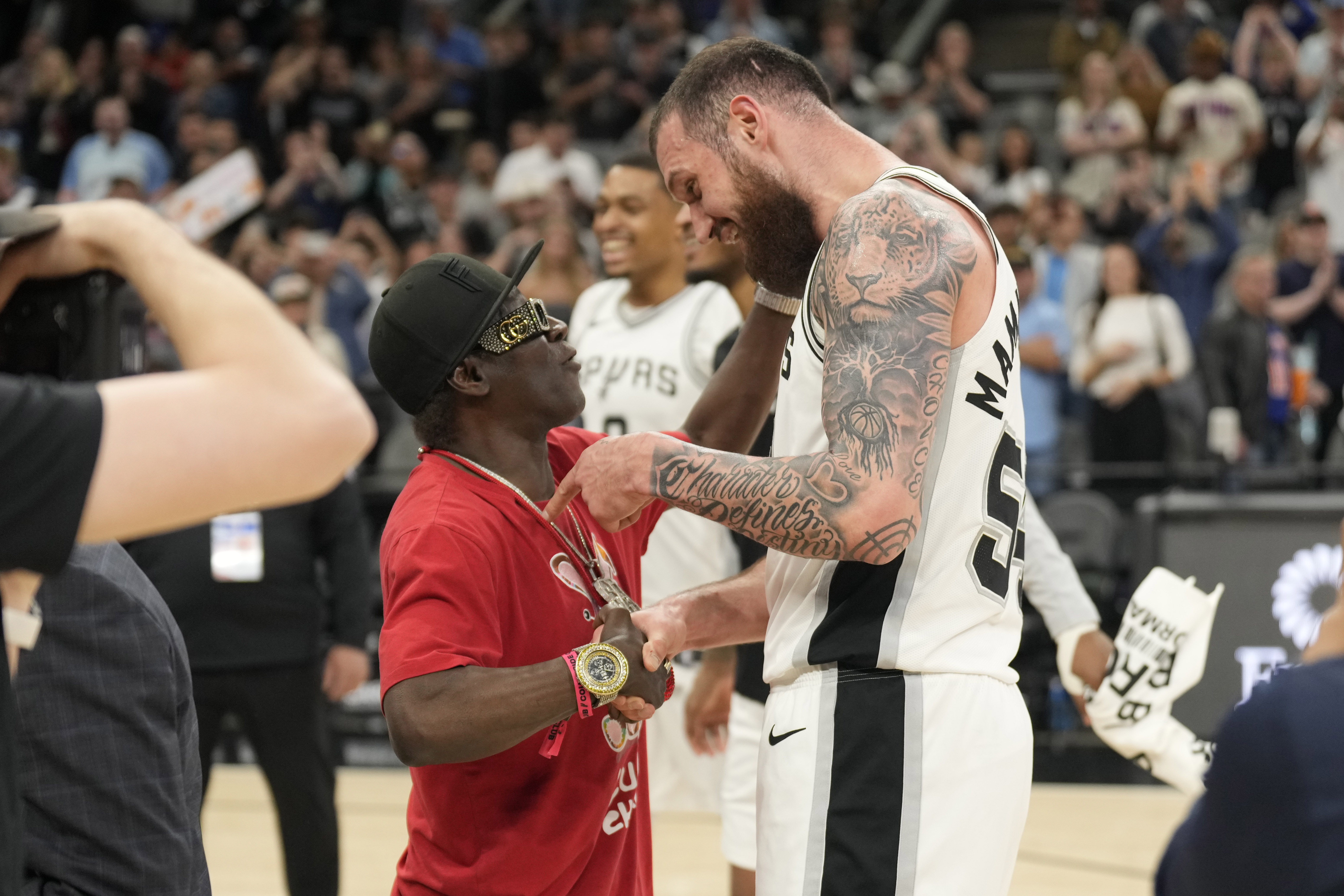  馬穆上場19分鐘就砍下34分！哈特：他能進入NBA是有原因的